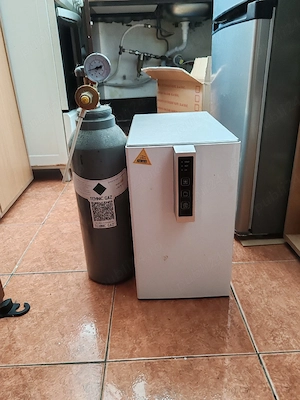 Aparat de apa rece, calda și minerală. 