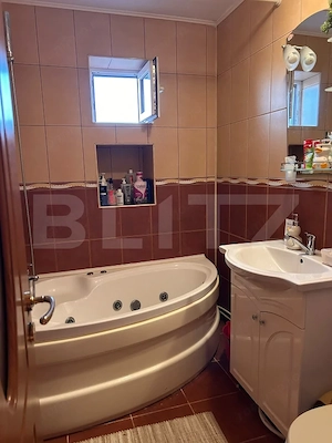 Apartament 3 camere, 71.32 mp, zona Nicolina - imagine 7