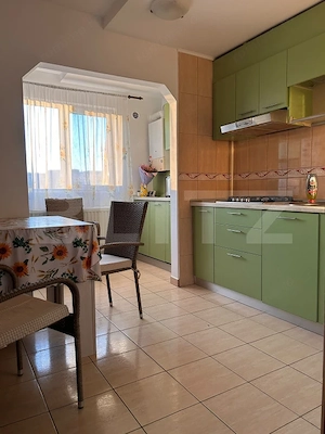 Apartament 3 camere, 71.32 mp, zona Nicolina - imagine 3