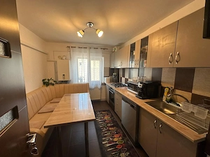 Reducere de pret, Apartament 3 camere, 2 bai, 2 balcoane Craiovita Noua - imagine 2