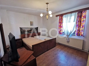 Casa cu 2 camere decomandate 335 mp teren in zona Parcul Tineretului - imagine 3