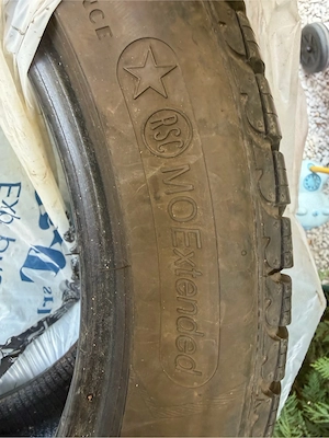 Set 4 anvelope iarnă Goodyear UltraGrip Performance 8 245/45 R18 100V RunFlat | BMW * | MOExtended | - imagine 2