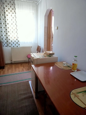 Vand apartament 3 camere in Hunedoara, et 2 - imagine 4