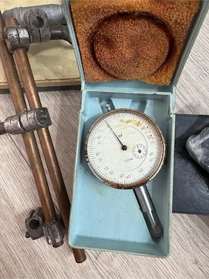 Instrument rar sovietic (URSS): comparator cu cadran (precizie 0,01 mm – 0,10 mm) - imagine 2