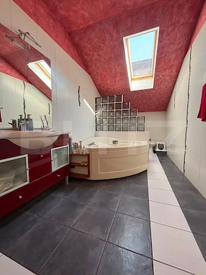 Casă individuală mobilată în stil scandinav, curte amenajată, 135 mp - imagine 11