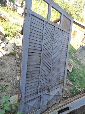 Ușă de garaj de vânzare 