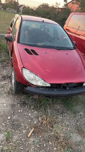 Peugeot 206, km REALI, motor impecabil - pentru piese  - imagine 4