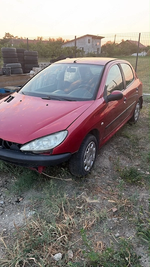 Peugeot 206, km REALI, motor impecabil - pentru piese  - imagine 2