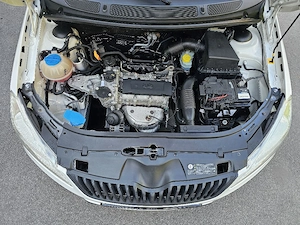 Skoda Fabia 1.2 HTP FRESH Navigatie ClimaManuala DistribuțieSchimbata CamerăMarșarier Bluethoot  - imagine 16