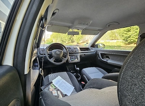 Skoda Fabia 1.2 HTP FRESH Navigatie ClimaManuala DistribuțieSchimbata CamerăMarșarier Bluethoot  - imagine 11