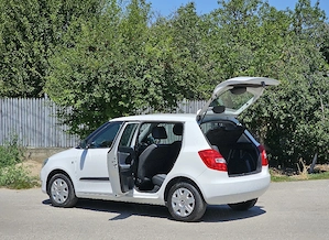 Skoda Fabia 1.2 HTP FRESH Navigatie ClimaManuala DistribuțieSchimbata CamerăMarșarier Bluethoot  - imagine 2