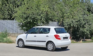 Skoda Fabia 1.2 HTP FRESH Navigatie ClimaManuala DistribuțieSchimbata CamerăMarșarier Bluethoot  - imagine 13