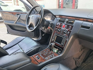 Mercedes-Benz E 240 Elegance, 2.6 benzină, cutie automată secvențială,, an 2000 - imagine 5