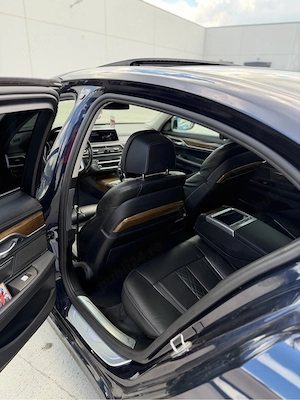 BMW Seria 7 730D xDrive G11 2017, 235.000km, mașina personală de 3 ani, impecabilă, H&K , trapa - imagine 5