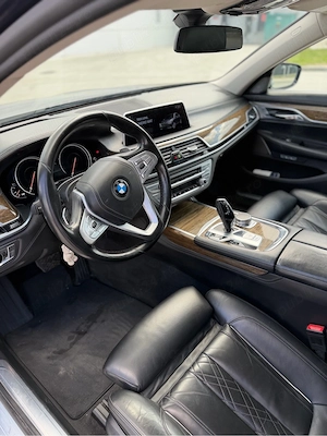 BMW Seria 7 730D xDrive G11 2017, 235.000km, mașina personală de 3 ani, impecabilă, H&K , trapa - imagine 4