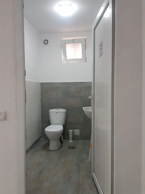 Proprietar - Spatiu Comercial  Birou 36 mp , Piata Malu Rosu Ploiesti ,Curent Trifazat. - imagine 9