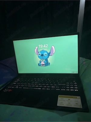Vând ASUS Vivobook Go 15 L1504FA-BQ840   stare excelentă
