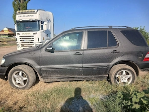 Mercedes-Benz ML 270 CDI (W163)   2002   4x4