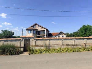 Casă P+1+M cu 3.500 m  teren, livadă și dependință locuibilă   Casicea, jud. Constanța