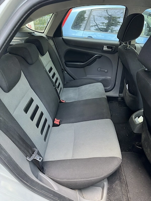 Vând Ford Focus Hatchback. Anul 2010. Benzină - imagine 8