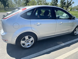 Vând Ford Focus Hatchback. Anul 2010. Benzină - imagine 6