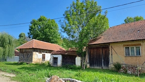 Casa cu teren de 1 hectar în Roșia, Bihor, zonă turistică. - imagine 6