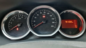 Vând Dacia Sandero foarte bine intretinuta - imagine 6