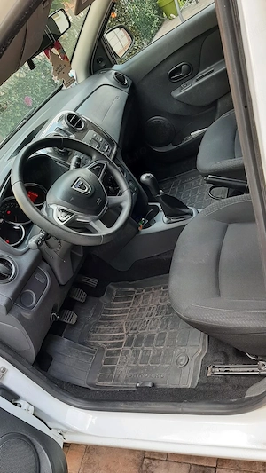 Vând Dacia Sandero foarte bine intretinuta - imagine 7
