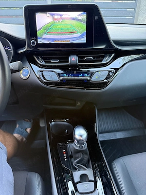 Toyota C-HR Hybrid 1.8 | 2022 | Unic proprietar | Automat - imagine 9