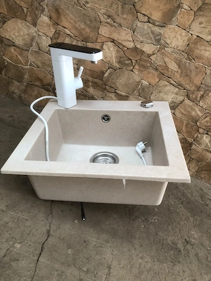Ghiuvetă compozit si baterie electrica 550 lei.