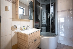 Casă individuală cu 3 camere și curte la preț de apartament - Sânpetru - imagine 9