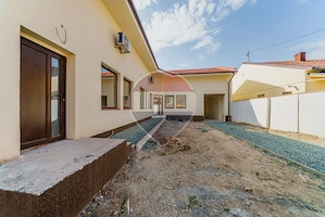 Casă /Sediu firmă. Centru zona Piața Catedralei. Teren 403 mp - imagine 4