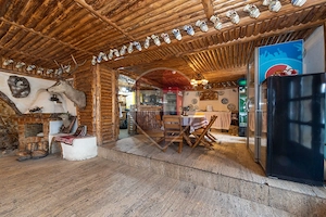 Pensiune cu restaurant și spații comerciale, central Râșnov - imagine 2