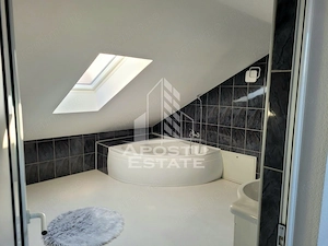 Casa desfasurata pe doua niveluri,zona Podgoria - imagine 10
