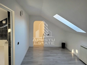 Casa desfasurata pe doua niveluri,zona Podgoria - imagine 7