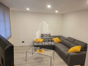 Casa desfasurata pe doua niveluri,zona Podgoria - imagine 2