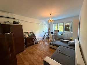 Apartament cu 2 camere de vanzare,decomandat ,Zona Aradului,Timisoara - imagine 2