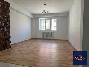 Apartament 3 camere, etaj 4, decomandat, renovat, zona Ion_Pillat