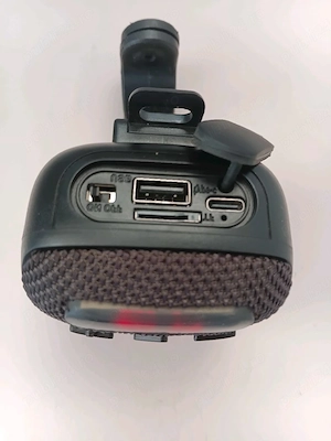 B O X Ă moto, bluetooth,radio,stick,tf card,nouă 