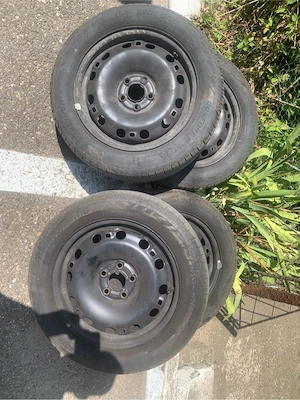Roți 195/55 R15 vară cu jante de oțel 