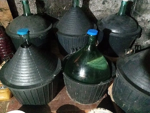 Țuică amestec ,cireșe, mere , prune 60 grade .