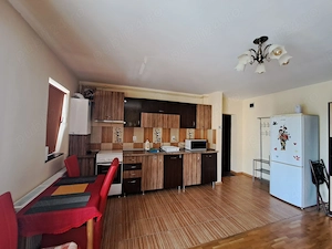 Apartament semidecomandat etajul 1