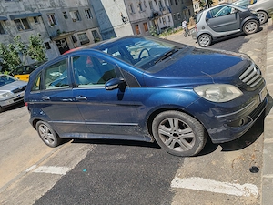 Vând sau dezmembrez Mercedes B180