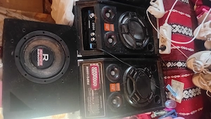  Vand boxe cu bass merg foarte bine 