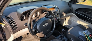 Kia Ceed Combi 2008 - imagine 4