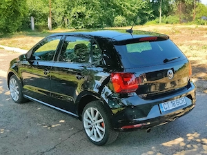 Vând VW POLO echipare HighLine,manuală 5+1,înmatriculată RO,climatronic.incalzite scaune,etc - imagine 2