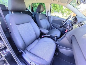 Vând VW POLO echipare HighLine,manuală 5+1,înmatriculată RO,climatronic.incalzite scaune,etc - imagine 5