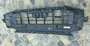 Grila radiator (plus accesorii) Audi Q8/SQ8/RSQ8 ( 2018- ) cu orificii senzori - imagine 3
