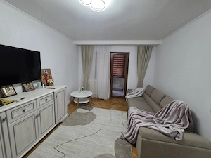 Vand apartament 2 camere decomandat et.1 Simeria - imagine 9