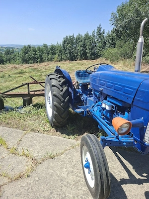 Tractor ford super dexta  - imagine 3